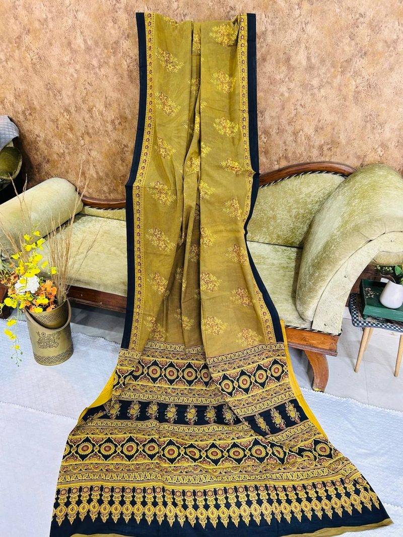 Mehendi Green Soft Cotton Saree