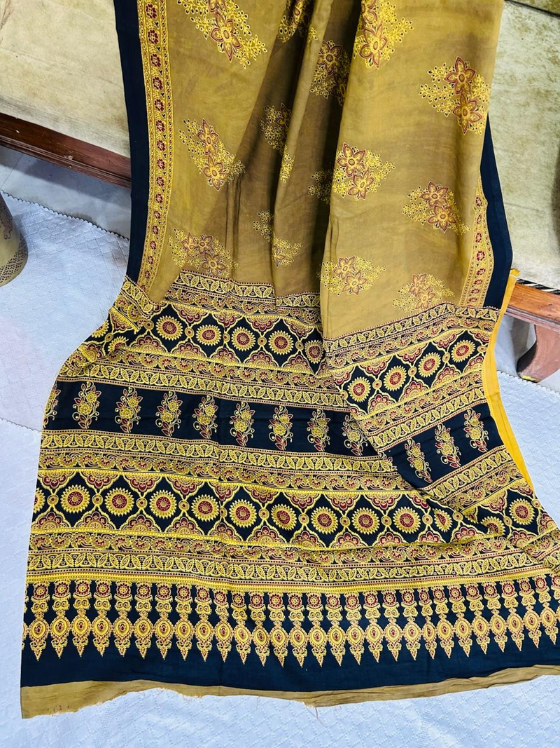 Mehendi Green Soft Cotton Saree